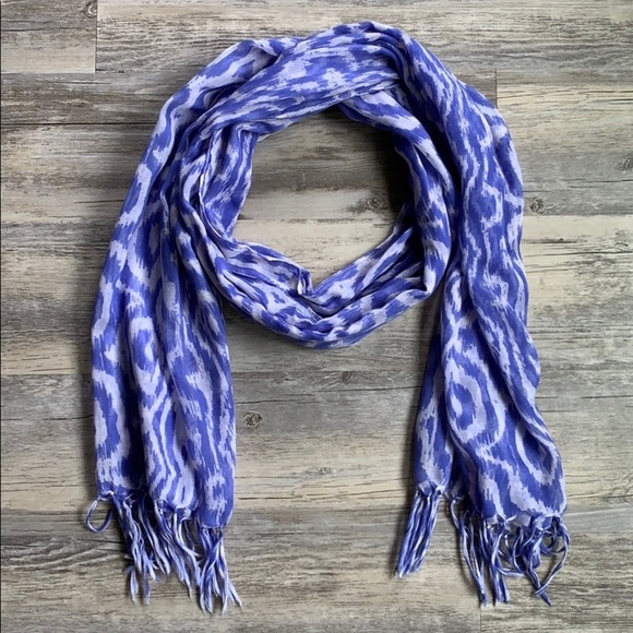 Accessories - Women's Patterned Scarf With Fringe Ends